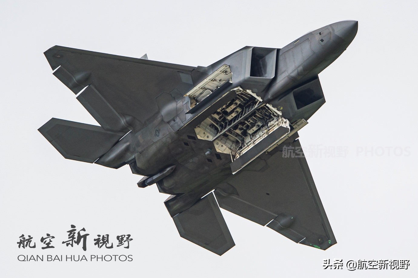 F-22隐形战机高清组图,第一款美制四代机,服役15年依旧帅气逼人