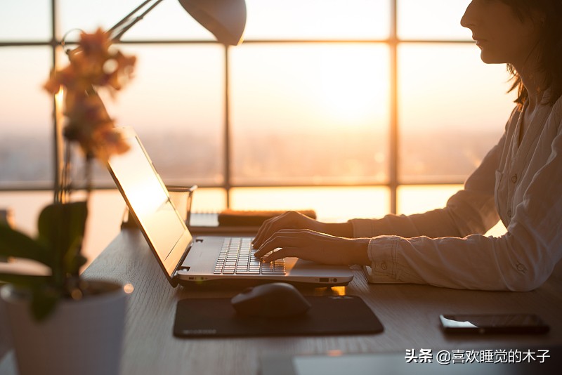 新手如何做到自媒体赚钱,农村小白自媒体赚钱吗