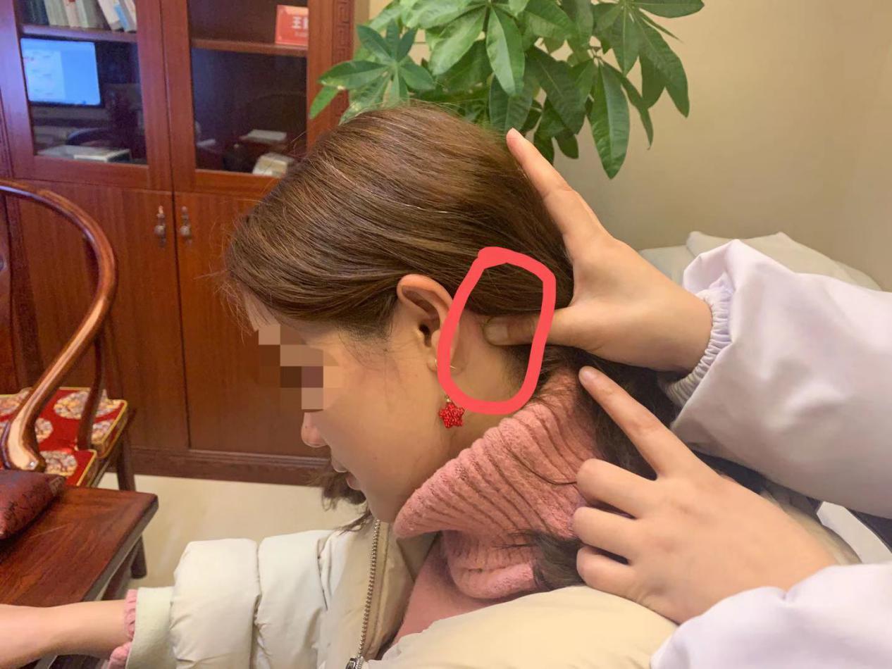 穴位按摩治失眠三个穴位助你入睡,失眠最快入睡方法按哪个穴位治疗