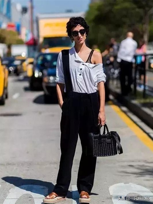 斜肩露半边肩衣服穿搭,夏天就要露肩