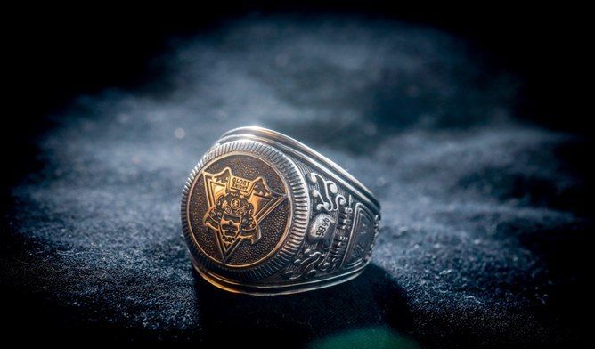 拿下哈雷1200排量V72，油箱只有7.8升，摩旅别想，但是这车简直了