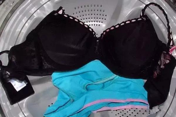 刚买来的牛仔裤能不能用洗衣机洗,新买的内裤能用洗衣机洗吗