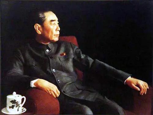 周恩来的人格魅力有多强？为什么能得到敌人的崇敬，全世界的尊敬