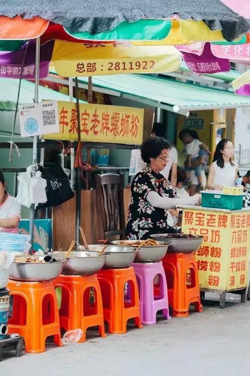 一碗螺蛳粉都吃不完,柳州一天一夜螺蛳粉逛吃攻略