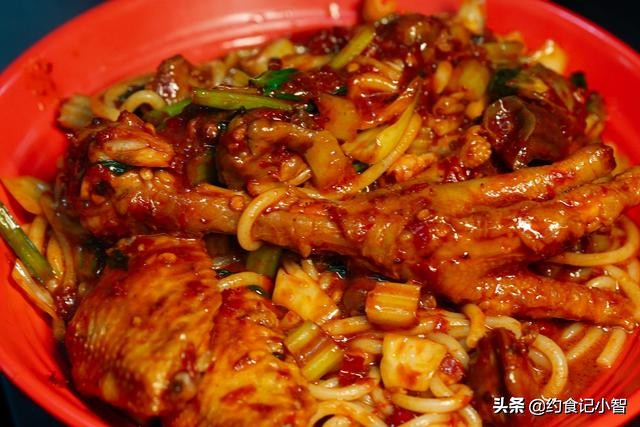 新疆爆辣炒米粉私藏美食大分享,吃爆辣新疆炒米粉合集