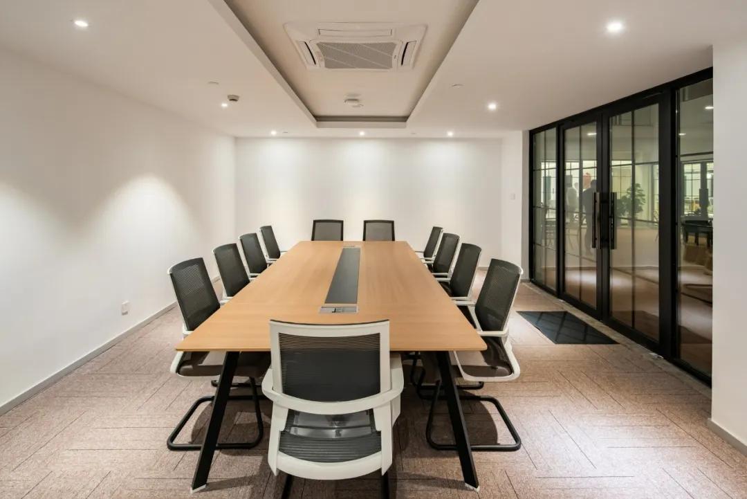 办公室风水布局的具体注意事项,办公室风水学的布局讲究与禁忌