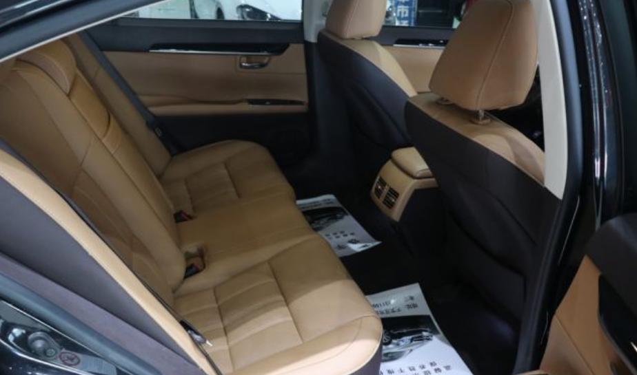 雷克萨斯这辆车性价比高么,雷克萨斯哪款轿车值得买