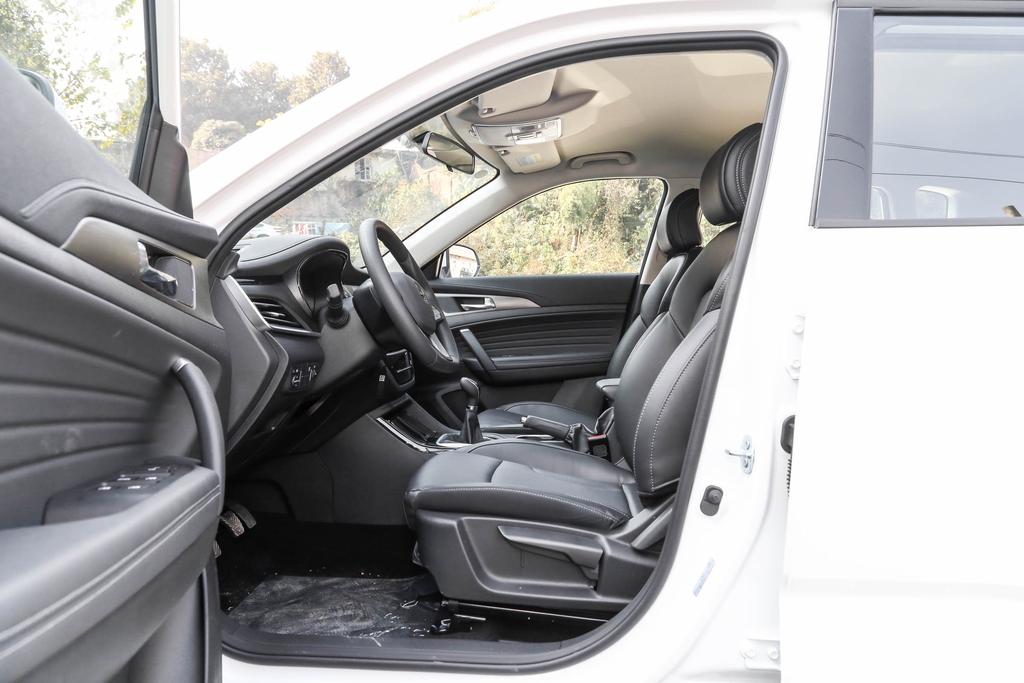 车贴壁虎留下的胶要怎么去除,怎么除掉车贴留下的胶