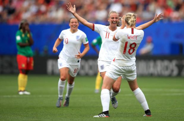 女足世界杯丑陋一幕！非洲弱旅输不起，推中国裁判+朝对手吐口水