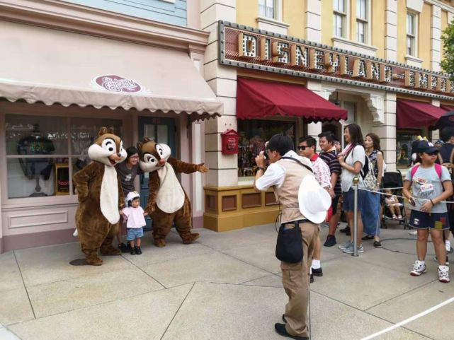 香港迪士尼今年首季盈利创新高,香港迪士尼亏损还是盈利