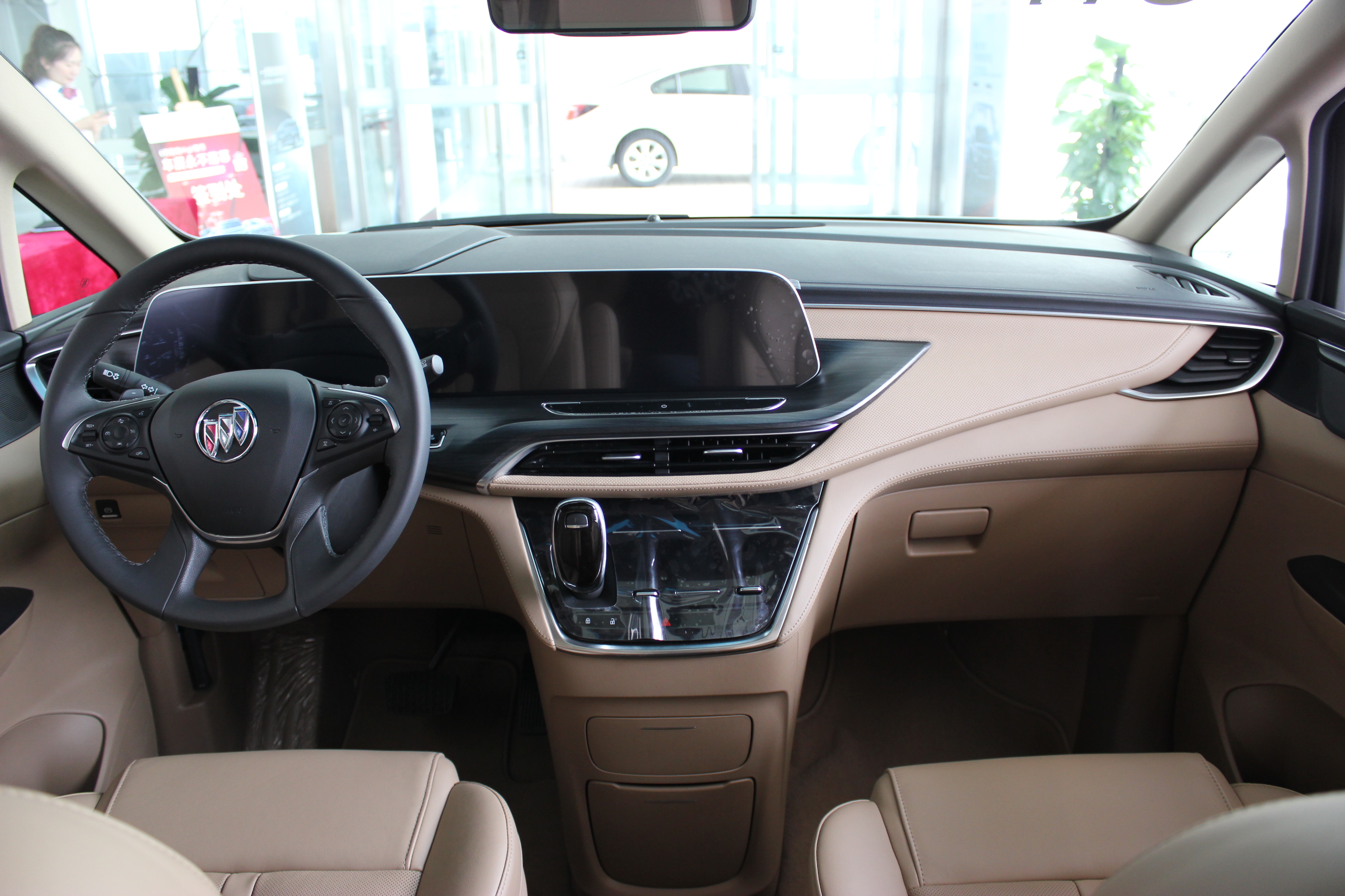 体验丐版gl8,新款别克gl8陆尊用车体验