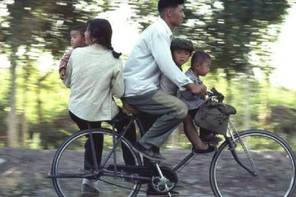 八十年代一辆二八大杠现在多少钱,八零年二八大杠自行车多少钱