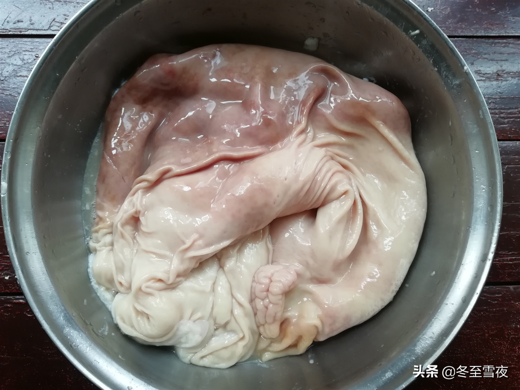 怎么把猪肚洗净,把猪肚洗干净放多少盐