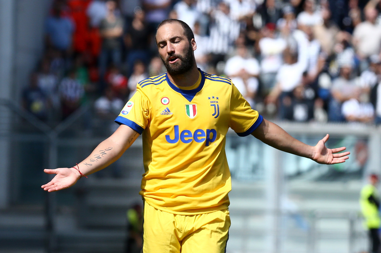 乱花渐欲迷人眼媒体经济烟雾弹，高层操作看不懂球迷一厢情愿