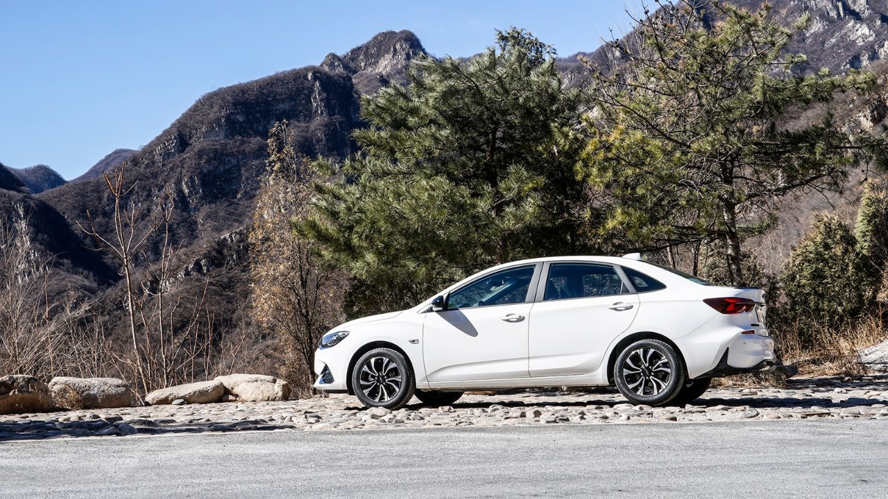 雪佛兰全新科鲁兹rs赛道动态表现,雪佛兰科鲁泽rs三缸车能不能买