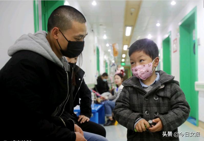 夫妻赚钱救自己的患白血病孩子,卖房救白血病妻子