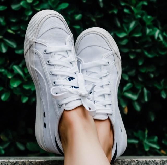 什么女人不宜穿小白鞋,建议女人穿什么小白鞋好看