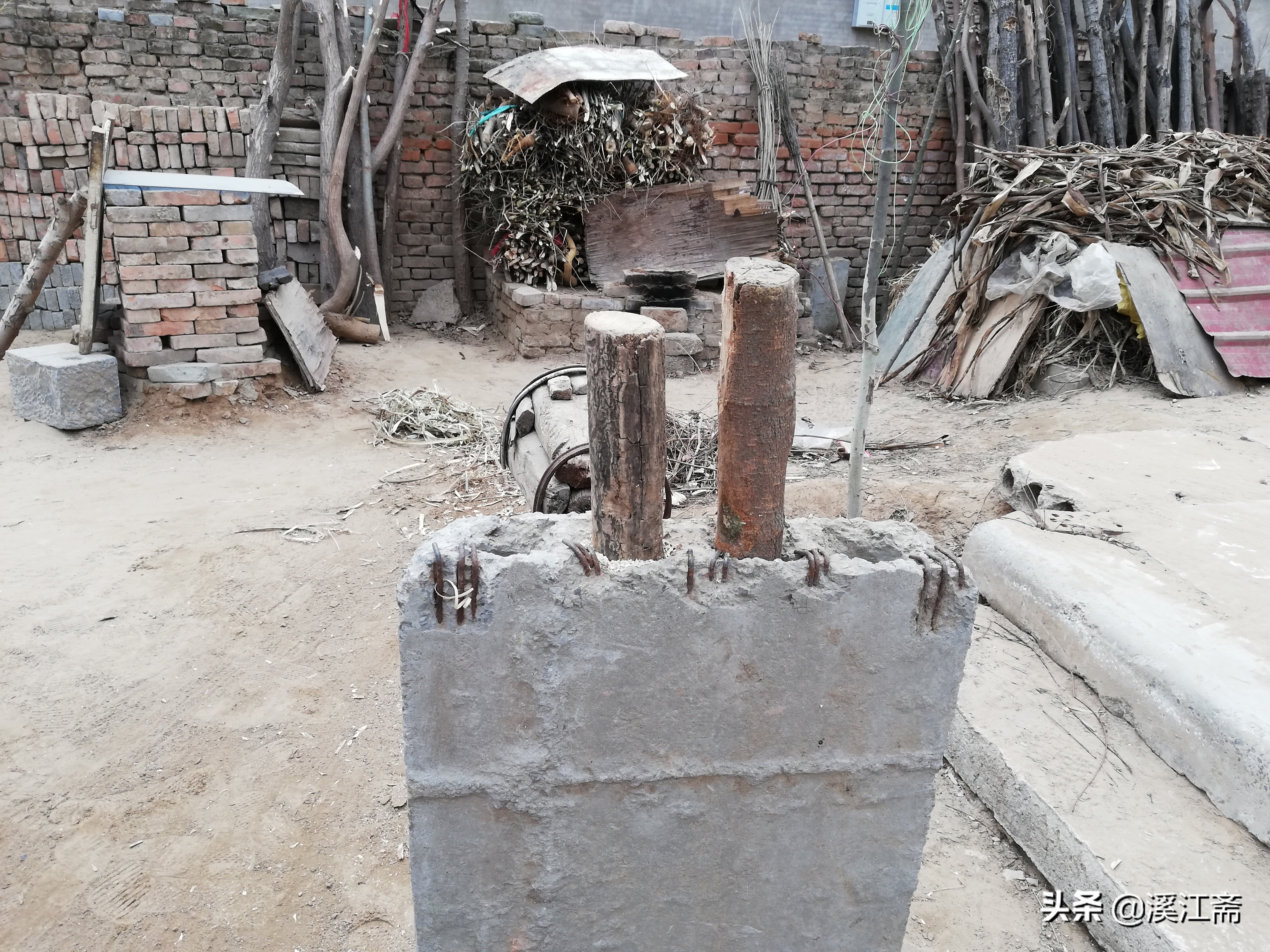 扶贫队员帮贫困户卖农产品,帮贫困户卖农产品发朋友圈