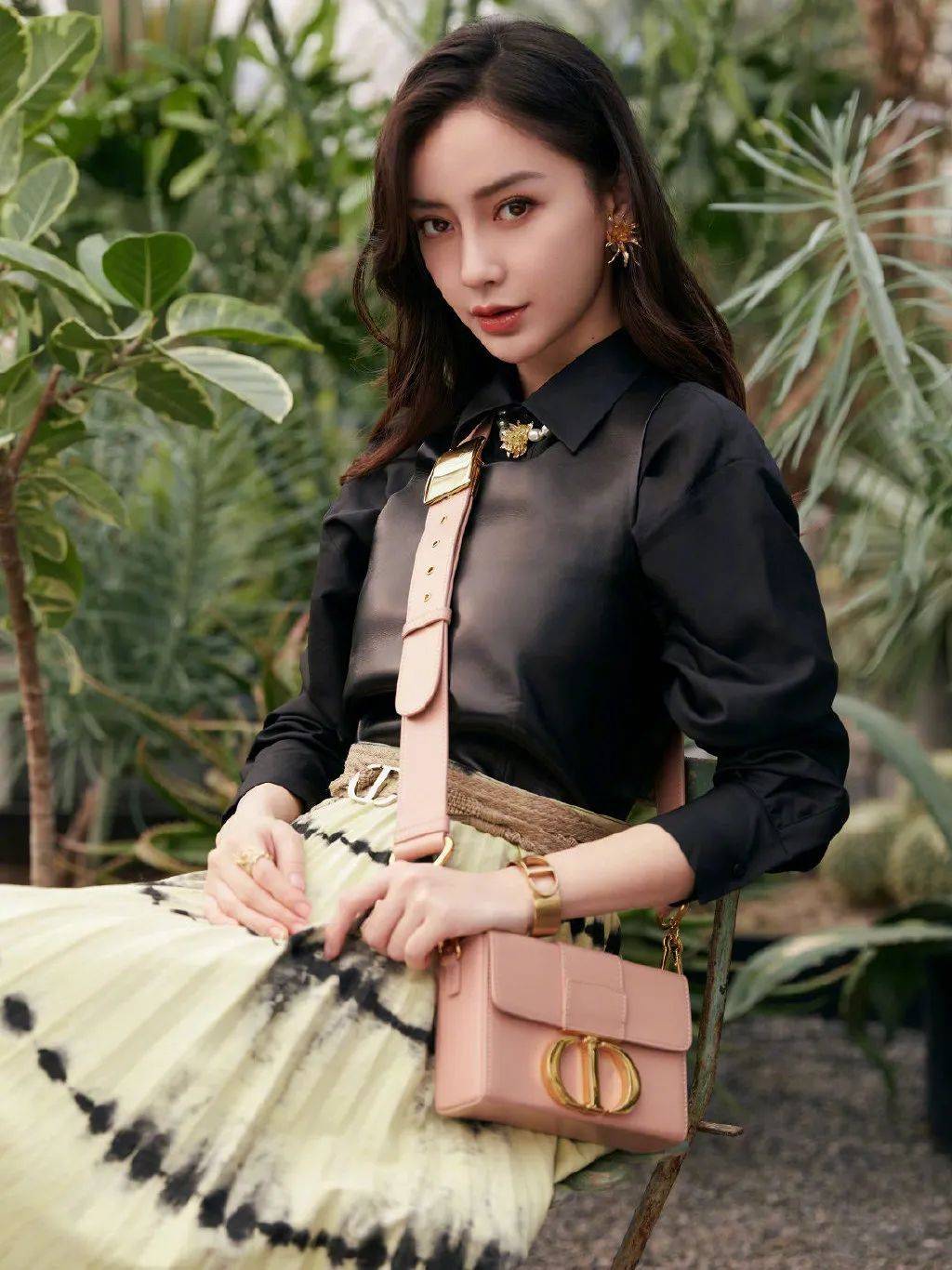 给迪奥一个机会，它就能带你邂逅浪漫秘境