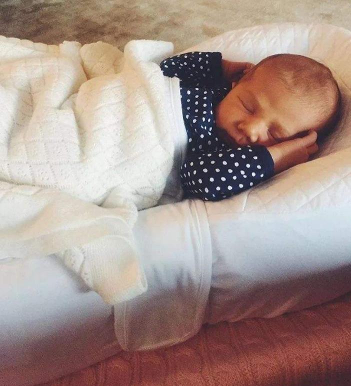 宝宝夜里大哭如何安抚,宝宝受到惊吓半夜哭闹解决办法