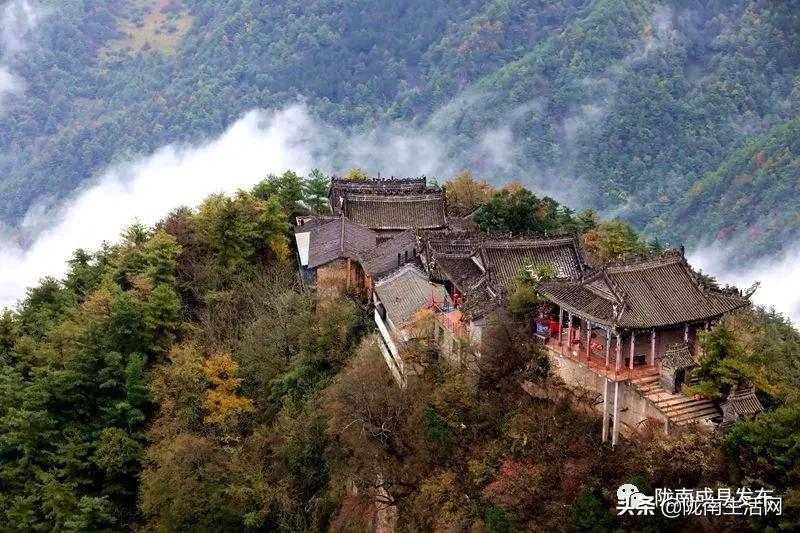 我叫成县，这是我2019年的自拍照