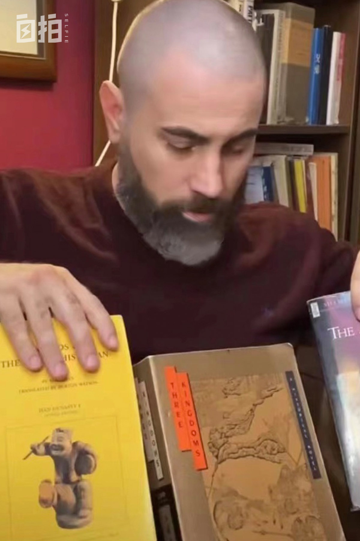 我叫曹操,美国人,娶北京姑娘、学中国文化,现在变成了北京大爷