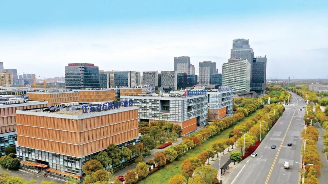 江苏省现代服务业集聚区几年一评,关于促进现代服务业创新发展