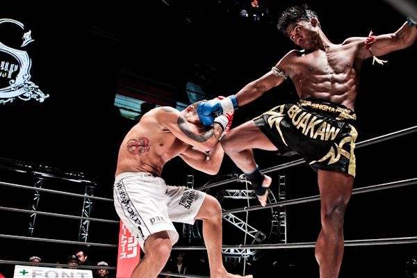 与李小龙齐名的拳霸竟被一腿丧命,能和李小龙一拳打得一样重的人