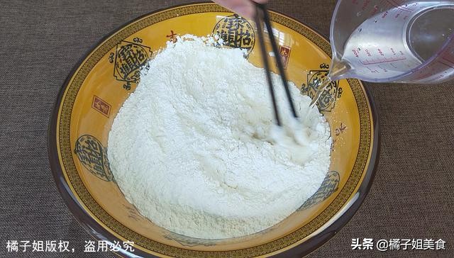 面团拉长拉薄不断的和面方法,各种面团的和面方法