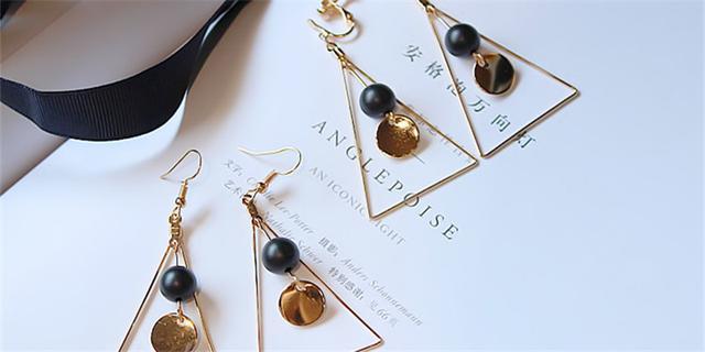 田沅同款HEFANGJewelry不对称猫咪耳夹!没耳洞的女孩也可以戴哦