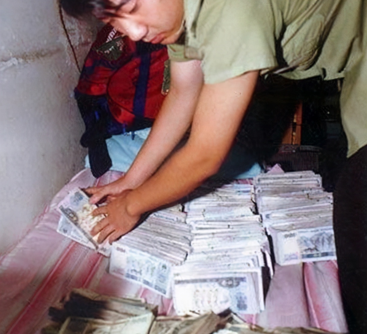 新中国第一悍匪白宝山真实影像,中国十大悍匪白宝山做案几年