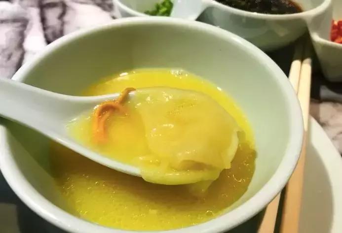 比用神仙水更具美颜效果的，居然是一碗不需代购的花胶鸡汤！