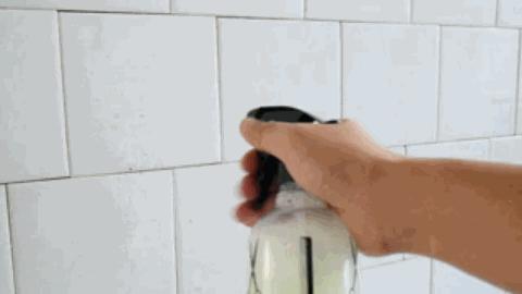 往脚上涂花露水会怎么样,花露水喷脚上有什么用