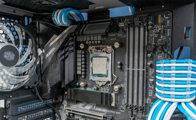 一体水冷主机和分体水冷主机区别,水冷主机好和普通的有什么区别