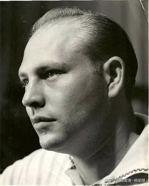 55年前老烟民发明*子烟电**夭折，没想到55年后火遍了全世界！