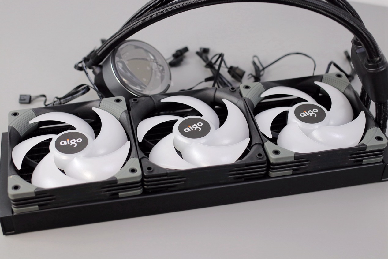 aigo360水冷散热器,稳压13600kf风冷散热器推荐