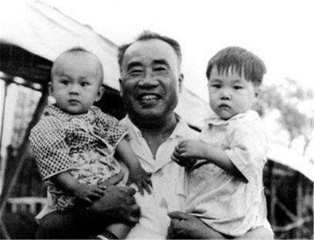 *德朱**元帅离世后,子女将其一生存款上缴中央,存款数额有多少?