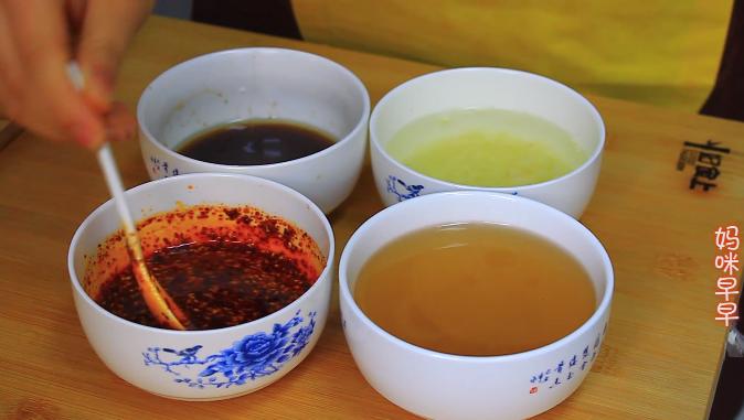 懒人版凉皮料汁做法一学就会,凉皮的制作方法家庭版凉皮汁