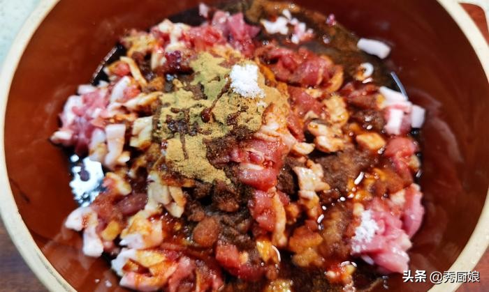 想灌香肠的肠衣,想要自己灌香肠需要准备什么东西