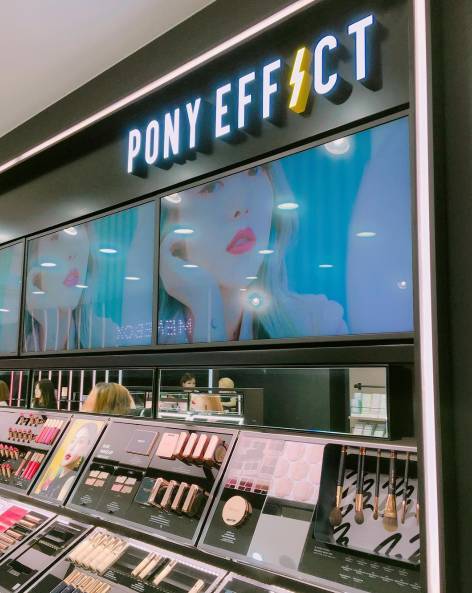 美腻与智慧并存，娱乐圈富婆们的生意经