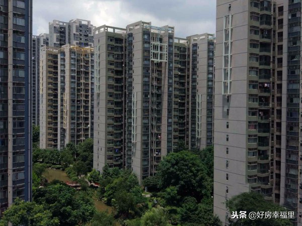 富人小区和刚需小区人群一样吗,买刚需的小区还是改善的小区