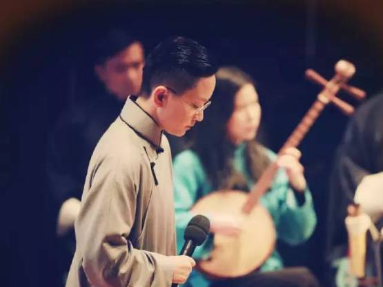 一个只争第一的姑娘,在台上扮男人却成了“头牌”