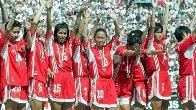 中国女足憾负日本女足,回顾1999女足世界杯铿锵玫瑰历程