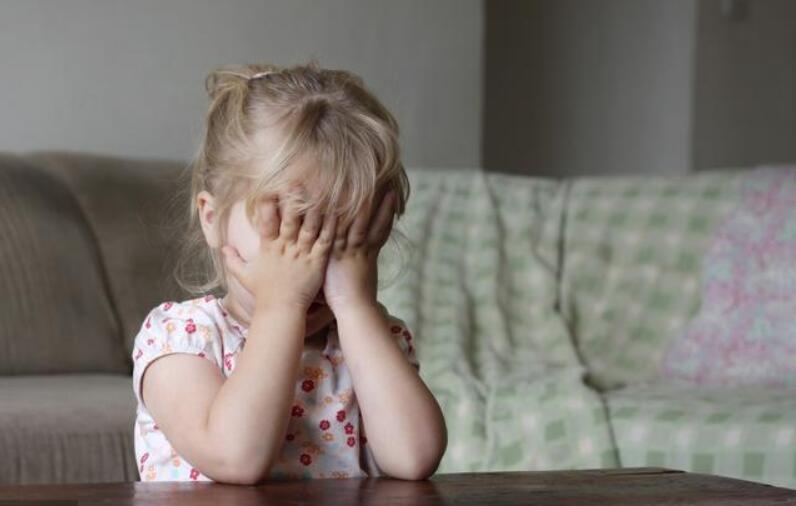 父亲给孩子取名字很奇葩,父亲给儿子取名字搞笑的说法