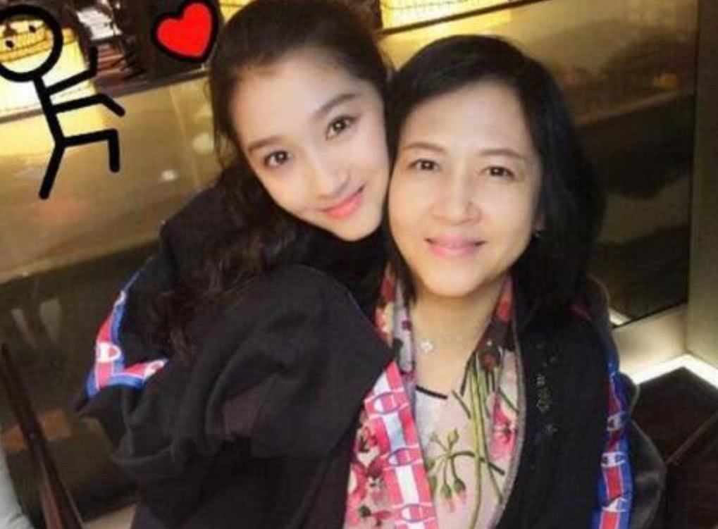 高颜值孩子的脸上，普遍都有这4个标志，看看你家孩子中几条