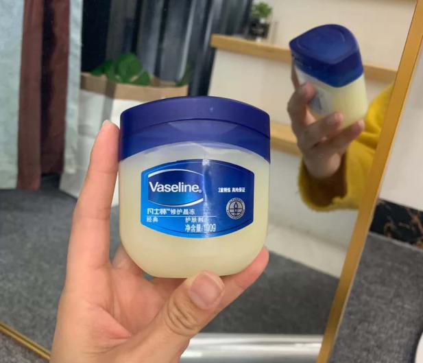 老国货凡士林小妙用,家里有凡士林