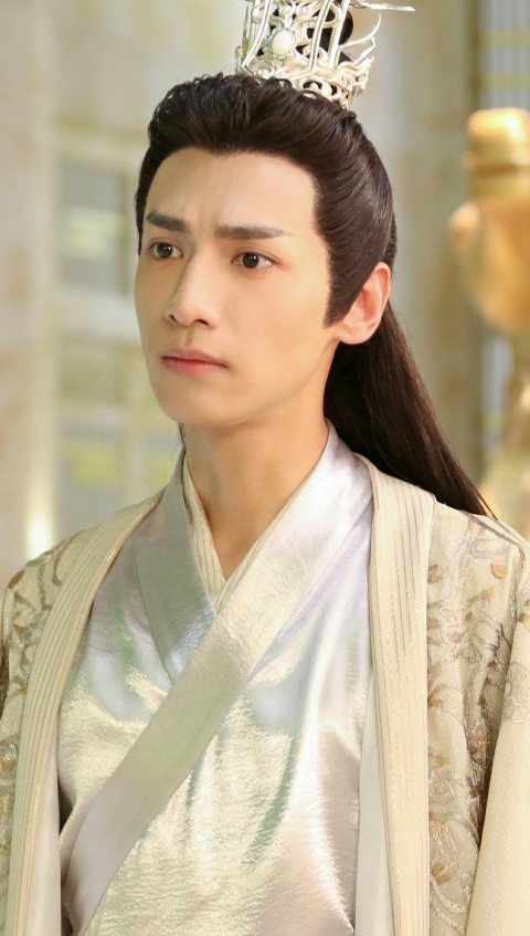 目测一米八的大帅哥,一米八三的大帅哥