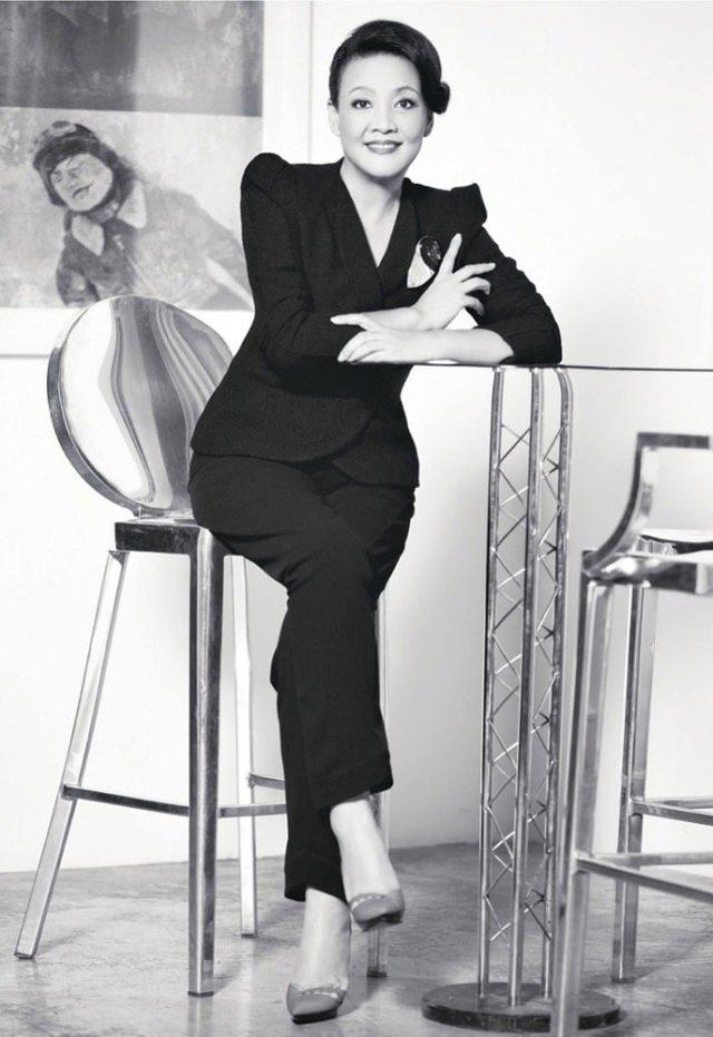 北京女人，开餐厅杀蛇无数身家达25亿，亲弟被杀，破产后做直播