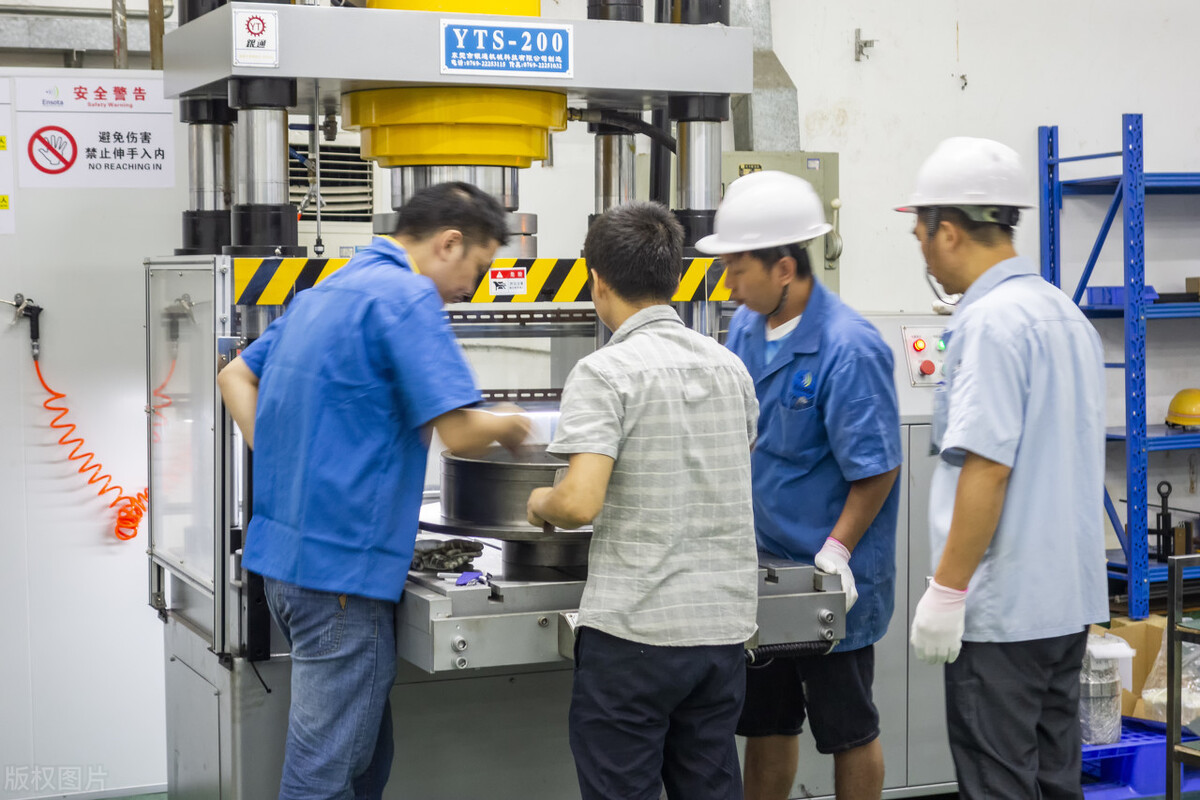 机械工程师如何月入5万,40岁技术员失业了很迷茫怎么办