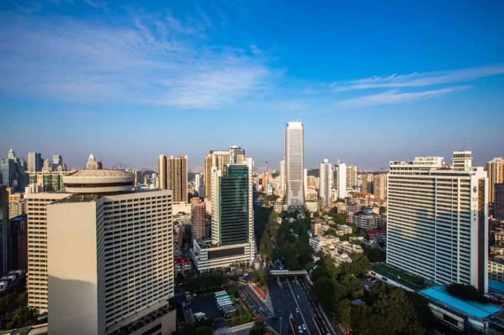 痛心！昔日爱马仕变发廊，这个顶奢商场还有救吗？